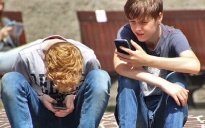 La edad de acceso del menor a las redes sociales